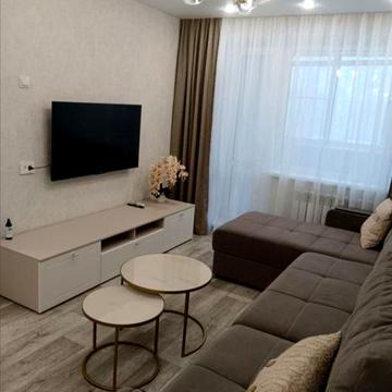 2 комнатная квартира в Центре.