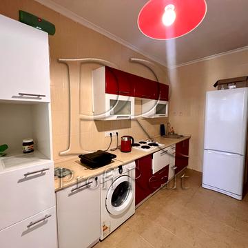 Любомира Гузара просп. (Космонавта Комарова), 26