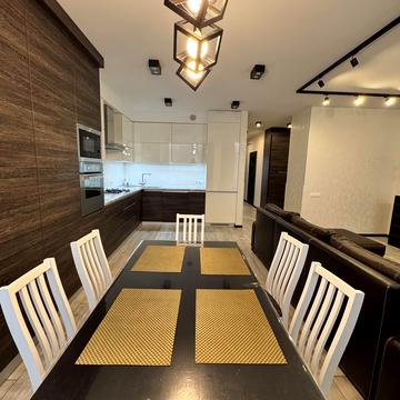 Юнацька вул., 19