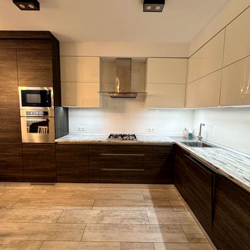 Юнацька вул., 19