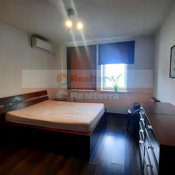 Миколи Бажана просп., 16