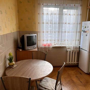 Івана Миколайчука вул., 17