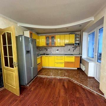 Здається 4 х кв на Залівній .