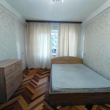 Космічна вул., 12