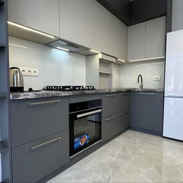 Без Комісії Квартира з новим ремонтом меблями і технікою