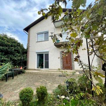 Капитальный дом с ремонтом на Черёмушках