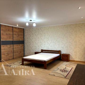 Продам 1-кімнатну студію з ремонтом та меблями