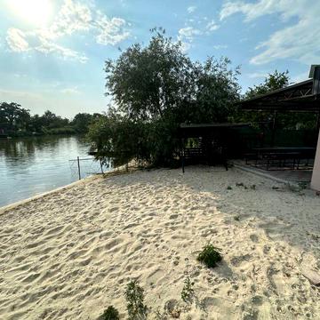 Продам небольшой домик со своим берегом на подоле центр