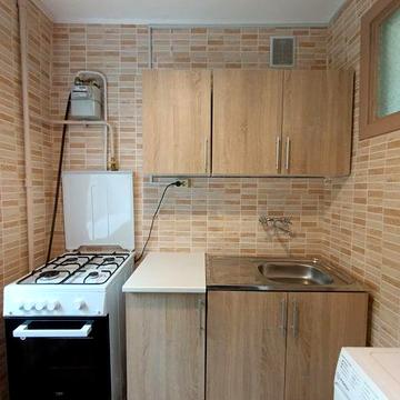 Оренда трикімнатної Будівельників 12.