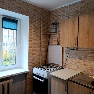 Оренда трикімнатної Будівельників 12.