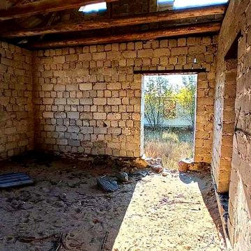 Продам коробку та 16сот.землі в с.Зурівка.Тихе місце.Від Києва 47км.