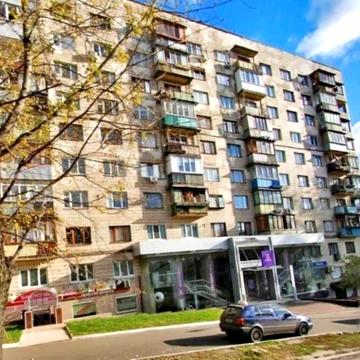 Центр.Володимирська 89.Потребує капітального ремонту.