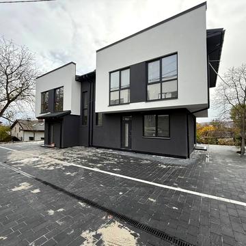 Івана Франка вул., 29