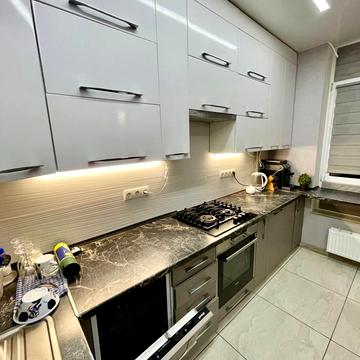 Пасічна вул., 169