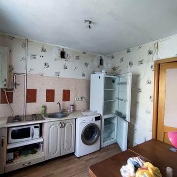 Продається трикімнатна квартира на Автопарку. 35000$