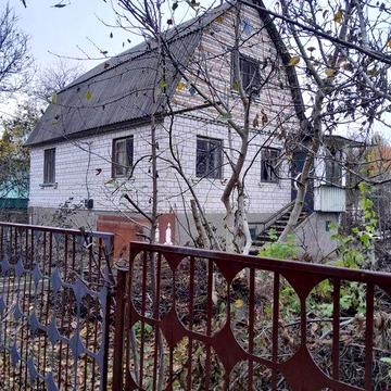 Будинок Ялинка. 8 соток,  Без торгу. Газ по вул. До электрички близько