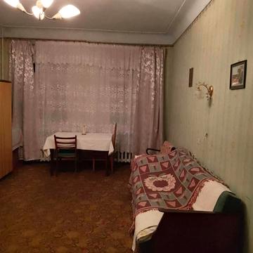 Універсальна вул., 1