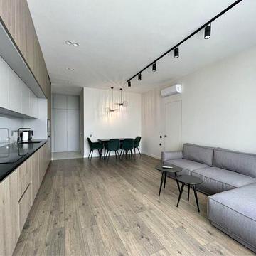 Деміївська вул., 33