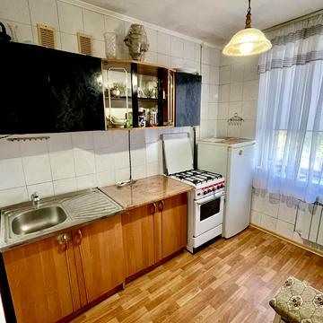 Романа Шухевича просп. (Генерала Ватутіна), 26