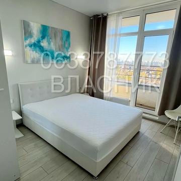 Юнацька вул., 1