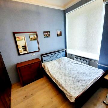 Сдаётся на 1-6 мемяцев квартира в центре города на ул. Караванского