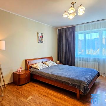 Ревуцького вул., 5