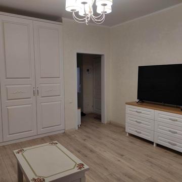 Адміральська вул., 2а