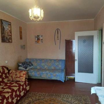 Сдам двухкомнатную квартиру р-н рынок Нива