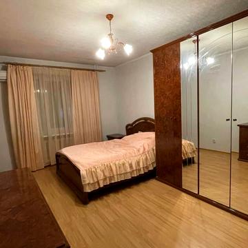 Олександра Лазаревського вул. (Мініна), 9