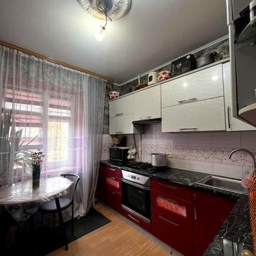 Академіка Грушевського вул., 44