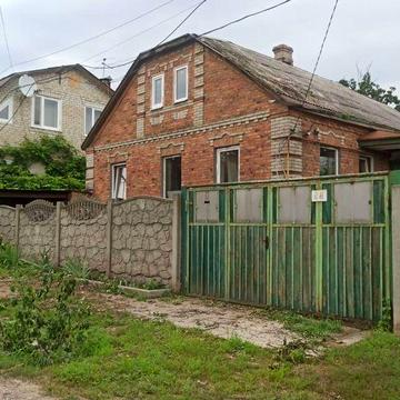 Продам цегляний будинок в Дергачах, район вокзалу. Сертифікат так.
