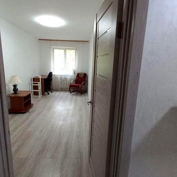 Космонавтів вул., 34