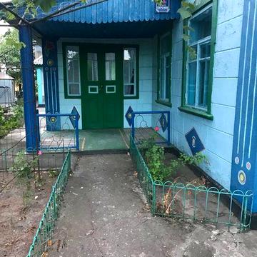 Продам приватний будинок з земельною ділянкою