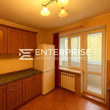 метро Голосіївська Продаж 2к квартири пр-т Голосіївський, 21