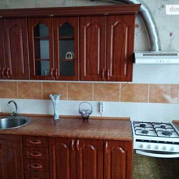 Вишняківська вул., 8