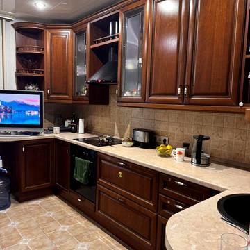 Ревуцького вул., 5