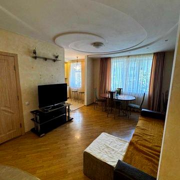 Продам просторную 2 ком с кухней-студией =2этаж газового дома-Бочарова