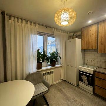 Продам 1 комнатную квартиру на Фрунзенском !Левый берег! Донецкое шосс