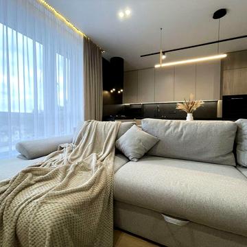 Трикімнатна квартира з ремонтом біля парку Центральний