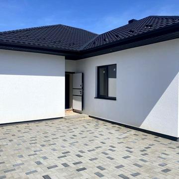 Продаж просторого будинку