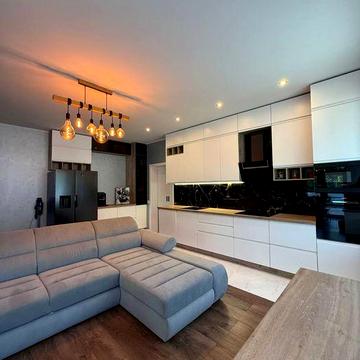 Сучасний Будинок з облаштуванням, все необхідне