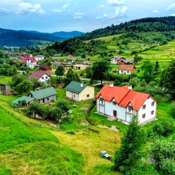 Продається житловий будинок готельного типу селище Східниця-Кропивник