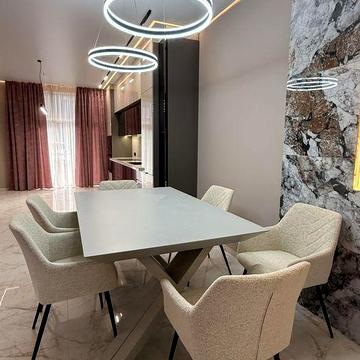 Продаж просторого таунхаусу з чудовим ремонтом