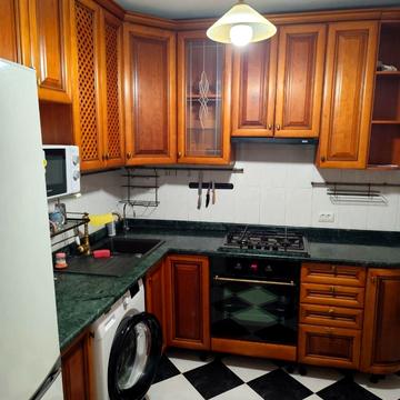 Верховної Ради бульв., 27