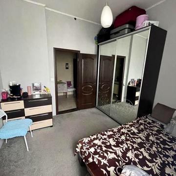 Продаж 1-кімнатної квартири на землі в центрі