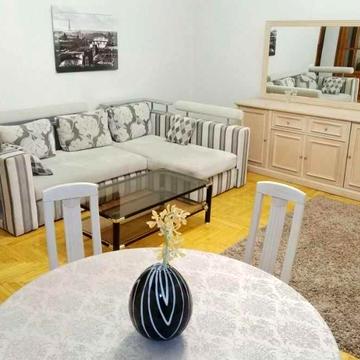 Продаж двокімнатної квартири на бульварі Лесі Українки, 9В