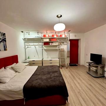 Володимирська вул., 76