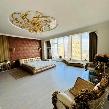 Євгена Коновальця вул. (Щорса), 44-А