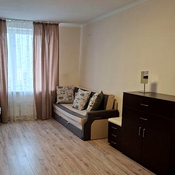 Валерія Лобановського просп. (Червонозоряний), 4-Ж