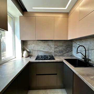 Пантелеймонівська вул., 4